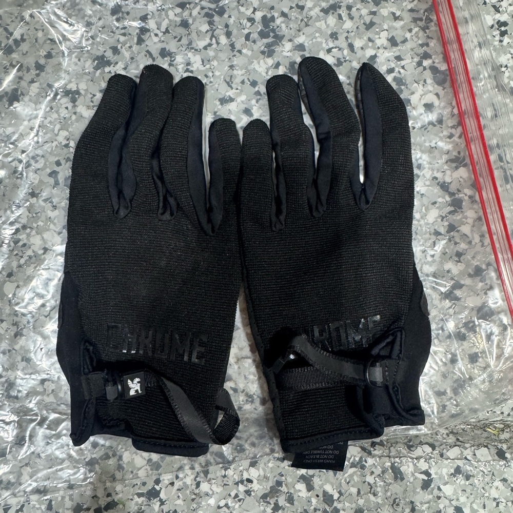 Chrome cycling gloves new